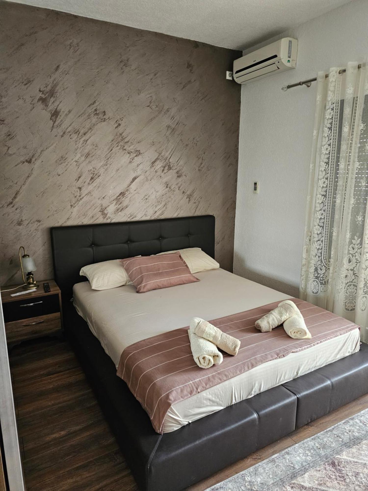 Apartments Ishmi In Center Of Улцин Стая снимка